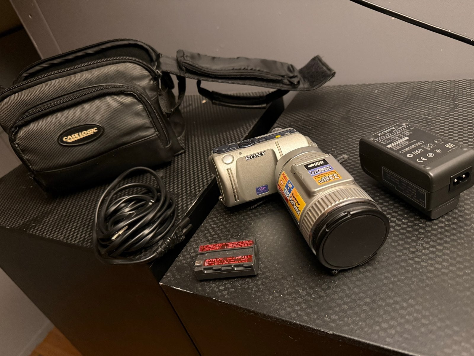 Sony Cyber-shot DSC-P10 digitale camera met accessoires, Gebruikt, Ophalen of Verzenden, Compactcamera, Accu