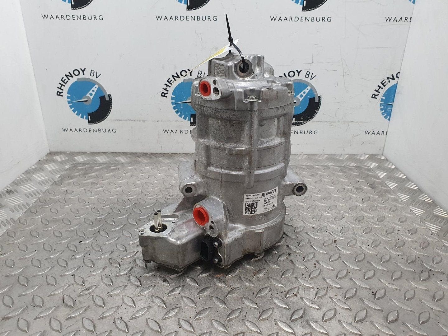 LANDROVER RANGE ROVER VELAR AIRCO COMPRESSOR / AIRCOPOMP 201, Ophalen of Verzenden, Gebruikt, Stiba lid