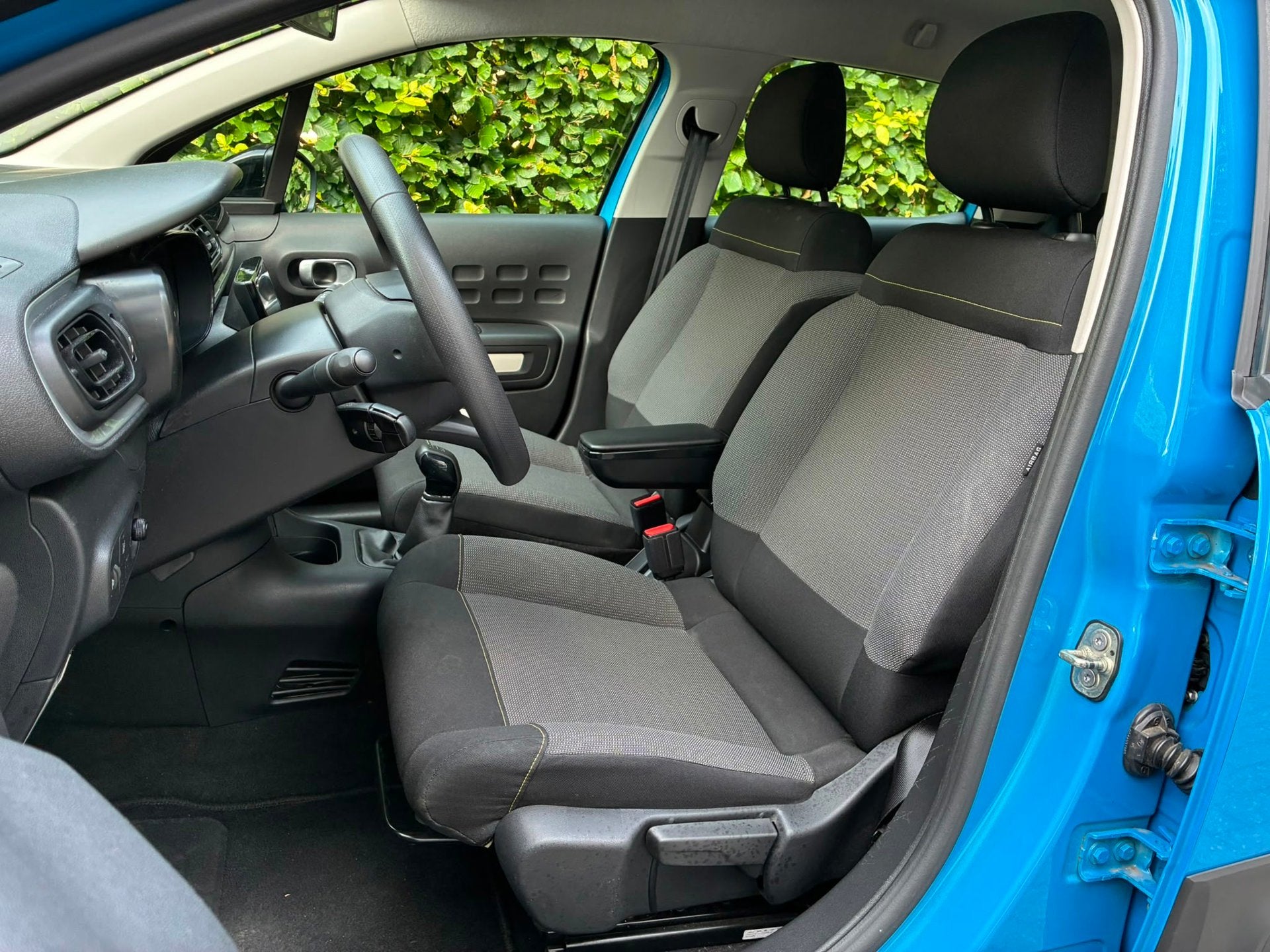 Citroen C3 1.2 PureTech Feel I Carplay I Navigatie, Voorwielaandrijving, 1199 cc, 450 kg, Origineel Nederlands