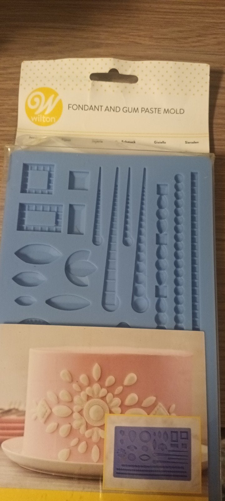 Wilton Fondant en Gum Paste Mold - Decoratievorm, Hobby en Vrije tijd, Taarten en Cupcakes maken, Ophalen of Verzenden, Nieuw