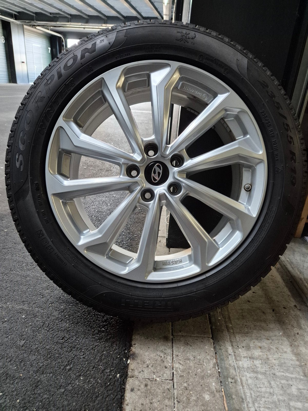 5x114.3 / 19inch KIA / HYUNDAI WINTERSET met TPMS, Auto-onderdelen, Banden en Velgen, Winterbanden, 235 mm, Ophalen