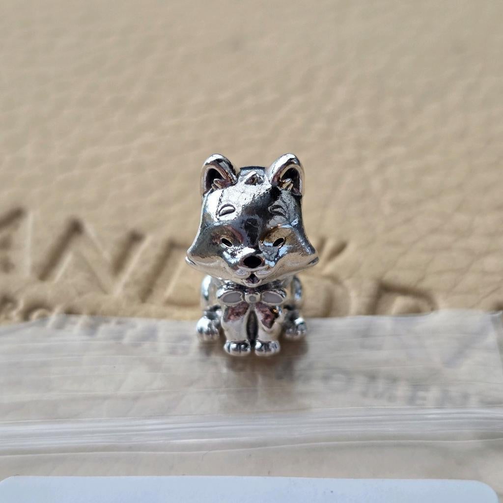 Pandora akita hondje, Sieraden, Tassen en Uiterlijk, Bedels, Ophalen of Verzenden, Zo goed als nieuw, Zilver, Pandora