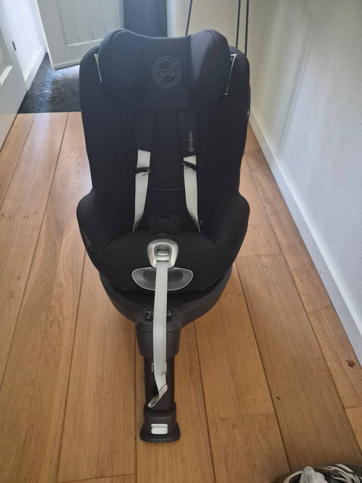 Cybex Sirona Zi + Deep Black 360 draaibaar autostoel, Ophalen