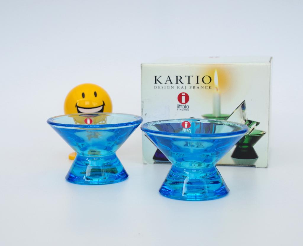 Iittala Kaj Franck 2 Kartio kandelaars in doos (lichtblauw), Overige materialen, Blauw, Nieuw, Ophalen of Verzenden