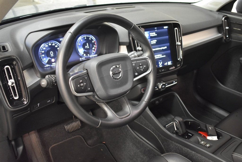 Volvo XC40 T4 190PK Momentum + | Harman Kardon | Trekhaak |, 12 maanden, 15 km/l, Euro 6, 4 cilinders