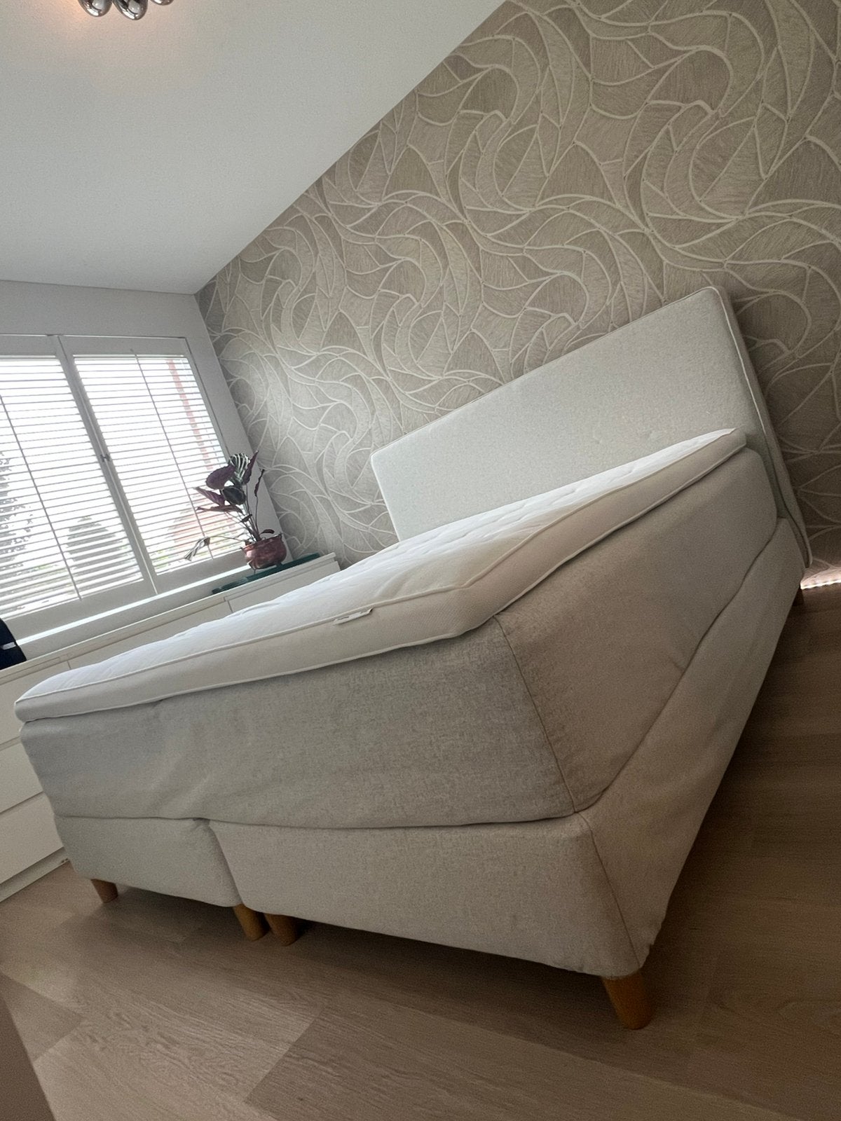 IKEA DUNVIK Boxspring 180x200 | Zonder topper, Ophalen, Beige, Tweepersoons, Zo goed als nieuw