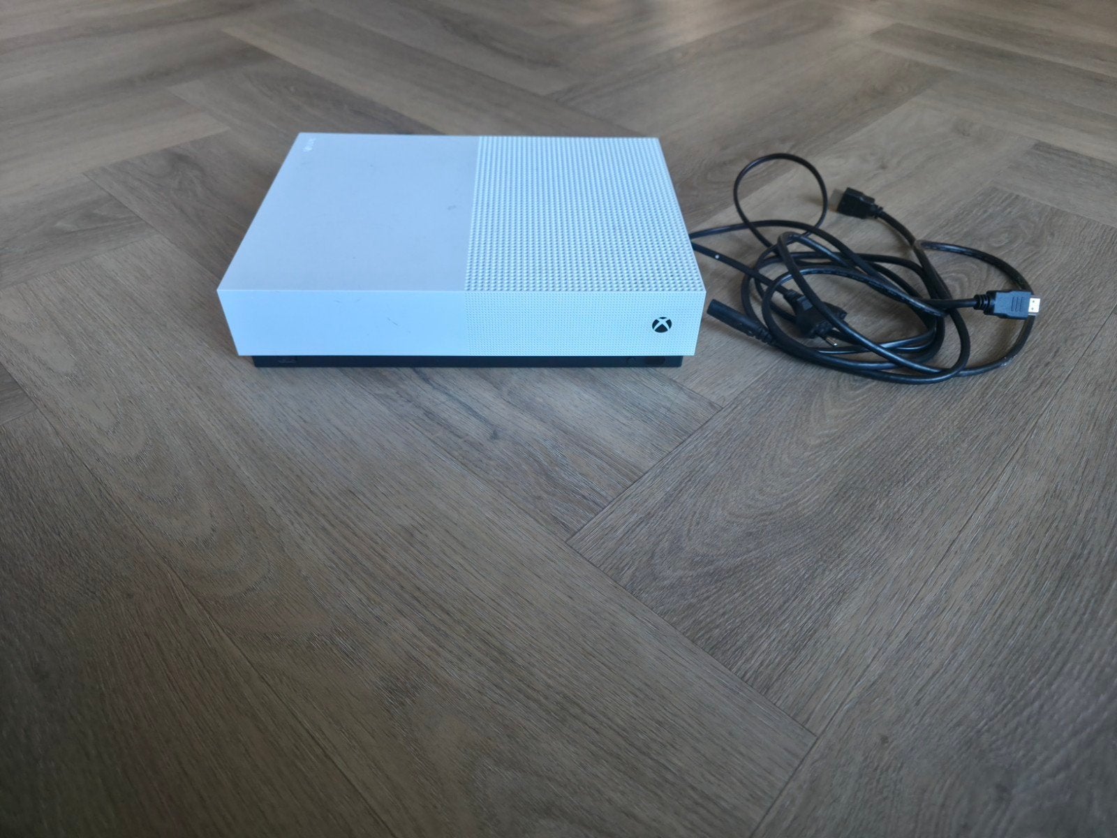 Xbox One S  1TB - Zo goed als nieuw, Spelcomputers en Games, Ophalen, Xbox One S All-digital, Zo goed als nieuw, Zonder controller