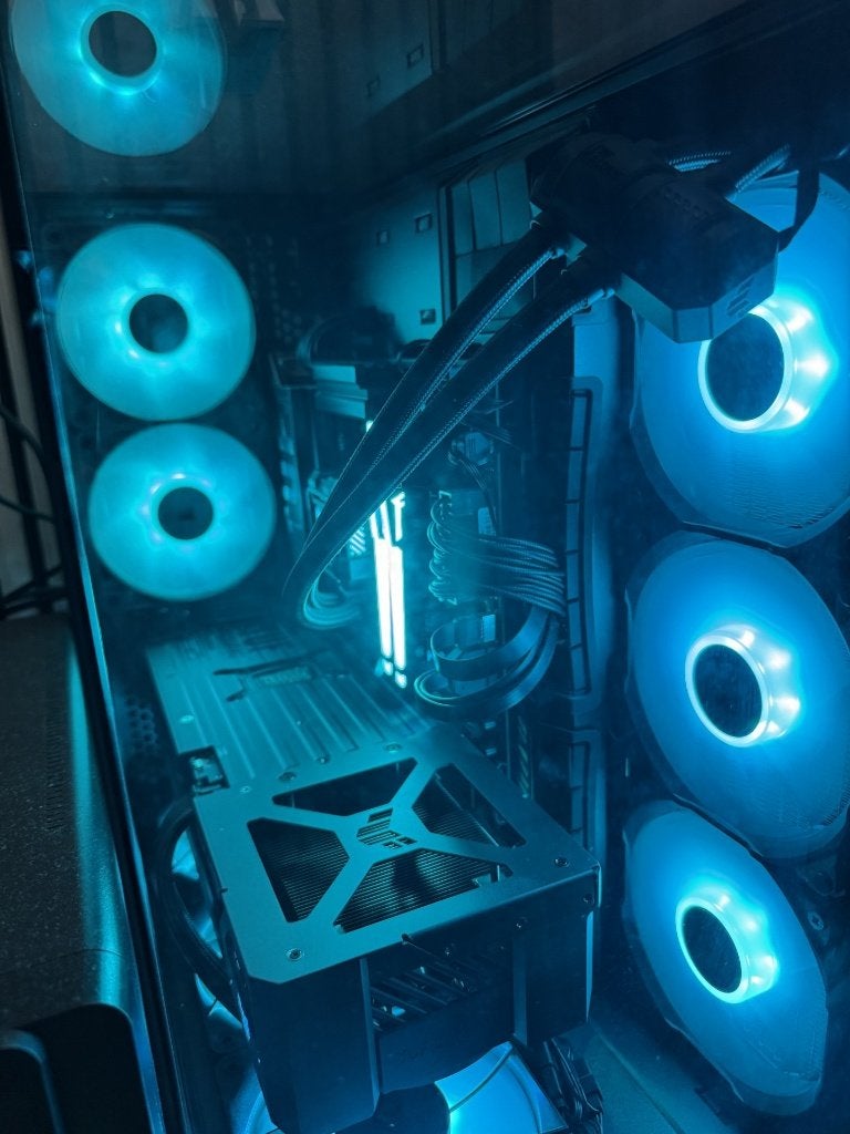 RTX 5080 Gaming PC Ryzen 7 9800X3D 32GB 2TB ASUS, Computers en Software, Ophalen, Asus, 32 GB, Zo goed als nieuw