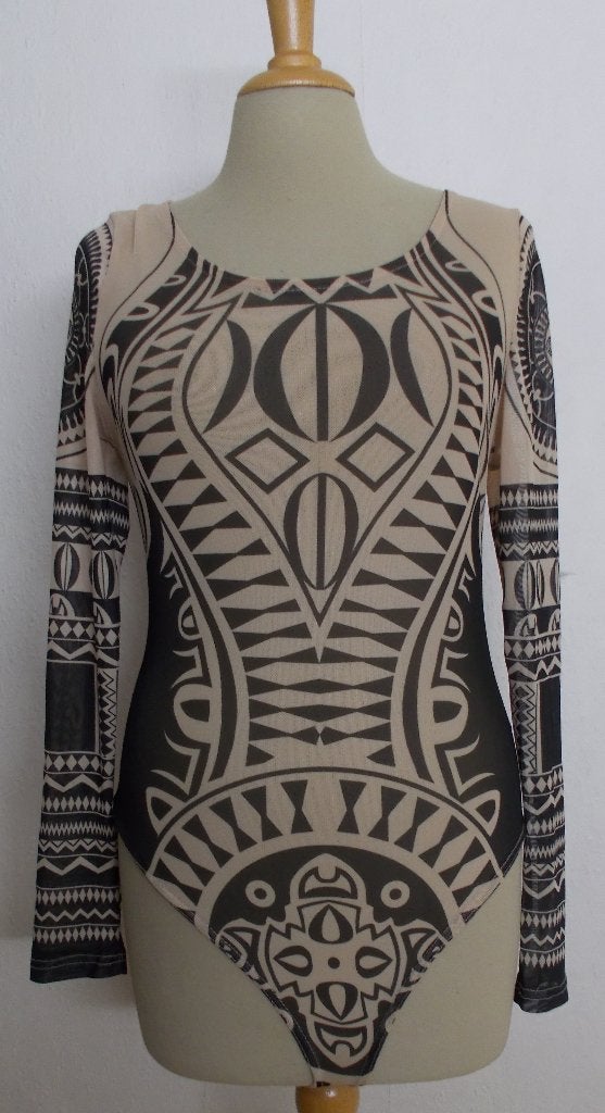 Aparte stoere stretch tatoeage/tribal look top/body! M/L, Kleding | Dames, Maat 38/40 (M), Overige kleuren, Verzenden, Zo goed als nieuw