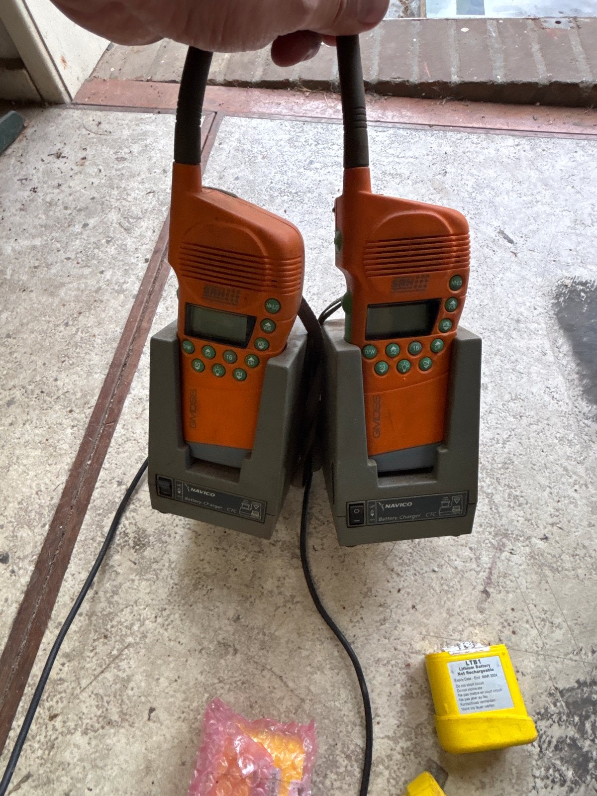 Handmarifoon set - Navico GMDSS, Ophalen of Verzenden, Gebruikt, 5 tot 15 km, Portofoon of Walkie-talkie