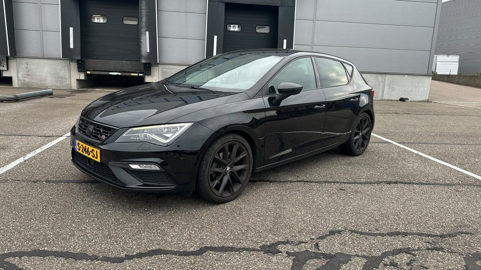 Seat Leon 1.5 TSI 150PK Dsg-7 2019 Zwart, Auto's, 1498 cc, 4 cilinders, 620 kg, Zwart