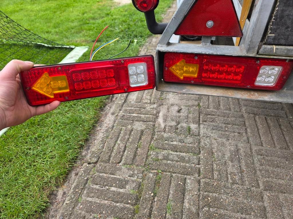 Aanhanger led licht bakken, Auto diversen, Aanhangwagen-onderdelen, Ophalen of Verzenden, Zo goed als nieuw