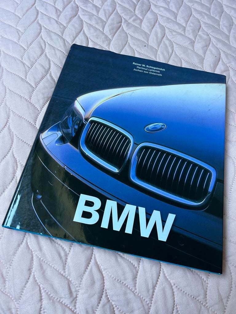 BMW Geschiedenis Boek - Een Diepgaande Blik, Ophalen of Verzenden, Zo goed als nieuw, BMW