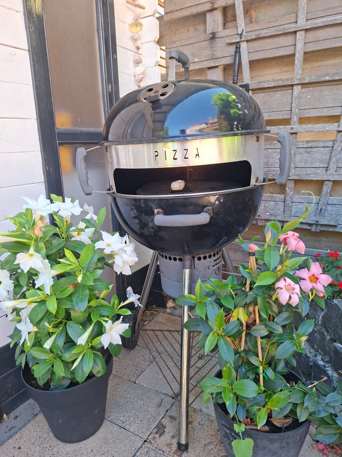 BBQ incl pizzasteen, Ophalen of Verzenden, Zo goed als nieuw