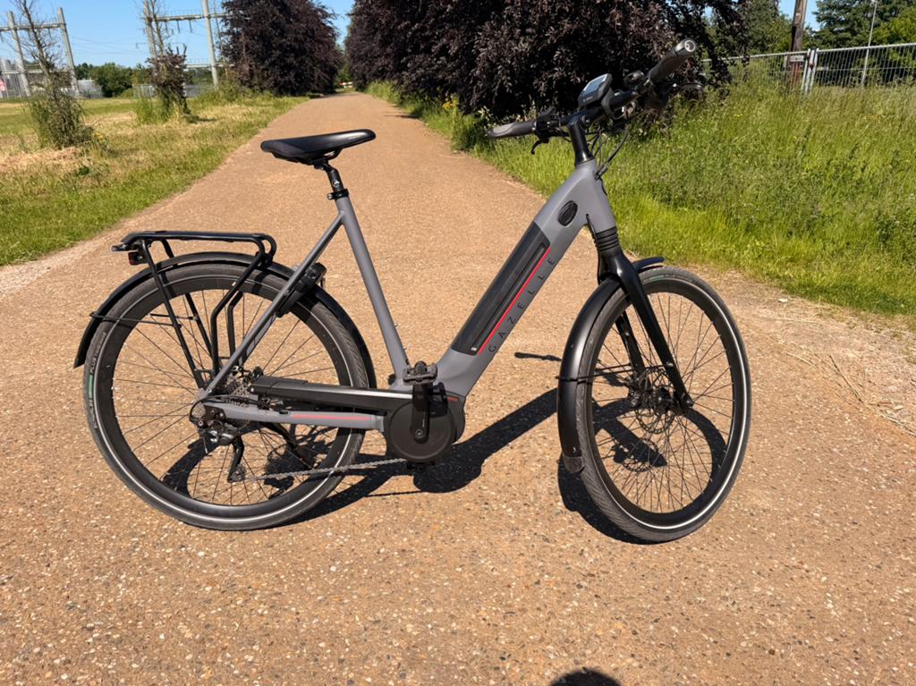 Gazelle Ultimate T10 HMB Bosch E-Bike, Ophalen, Gebruikt, 59 cm of meer, 50 km per accu of meer