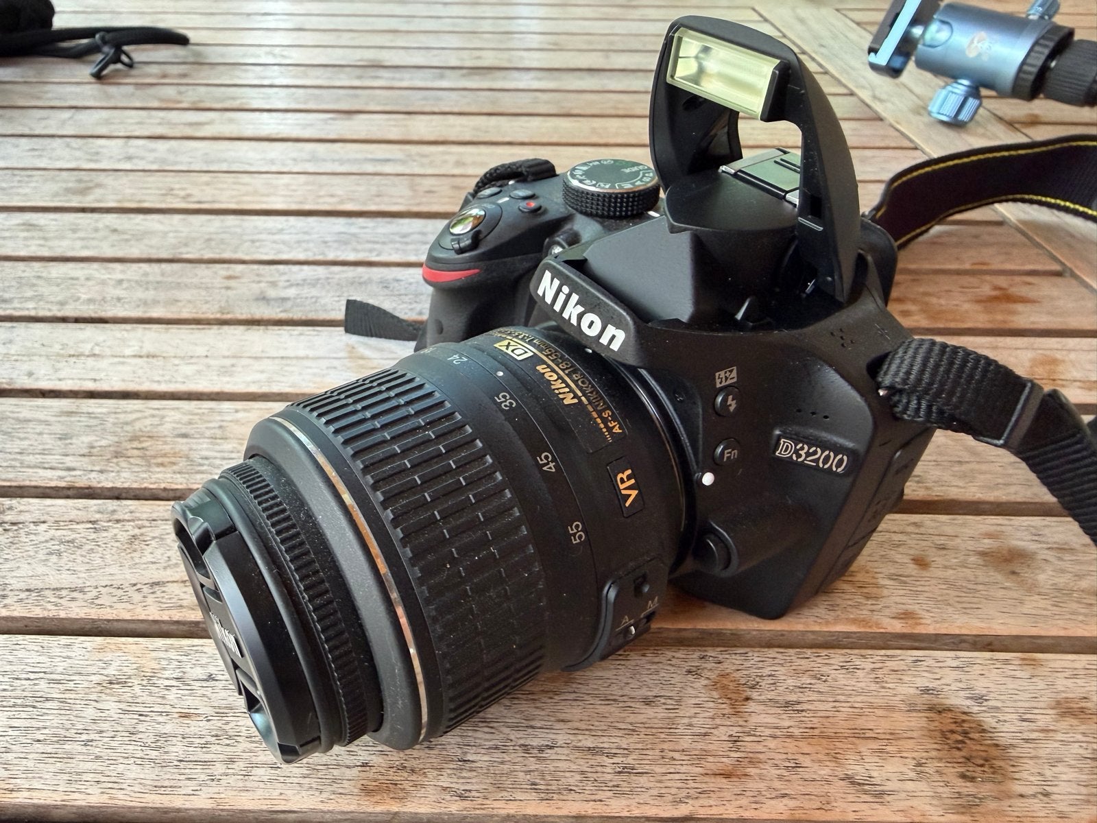 Nikon D3200 Spiegelreflexcamera met Telelens en Statief, Ophalen, Spiegelreflex, Beeldstabilisatie, Zo goed als nieuw