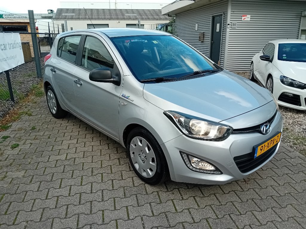 Hyundai i20 1.2 5-DRS 2012 Grijs VOLLEDIG DEALER ONDERHOUDEN, Auto's, Dealer onderhouden, 4 cilinders, Origineel Nederlands, Bedrijf