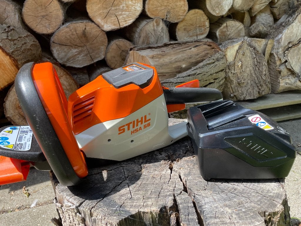 Nette Stihl HSA 56 Heggeschaar + NIEUWE AK10 en AL101 lader, Ophalen of Verzenden, Zo goed als nieuw, Accu, STIHL HSA 56