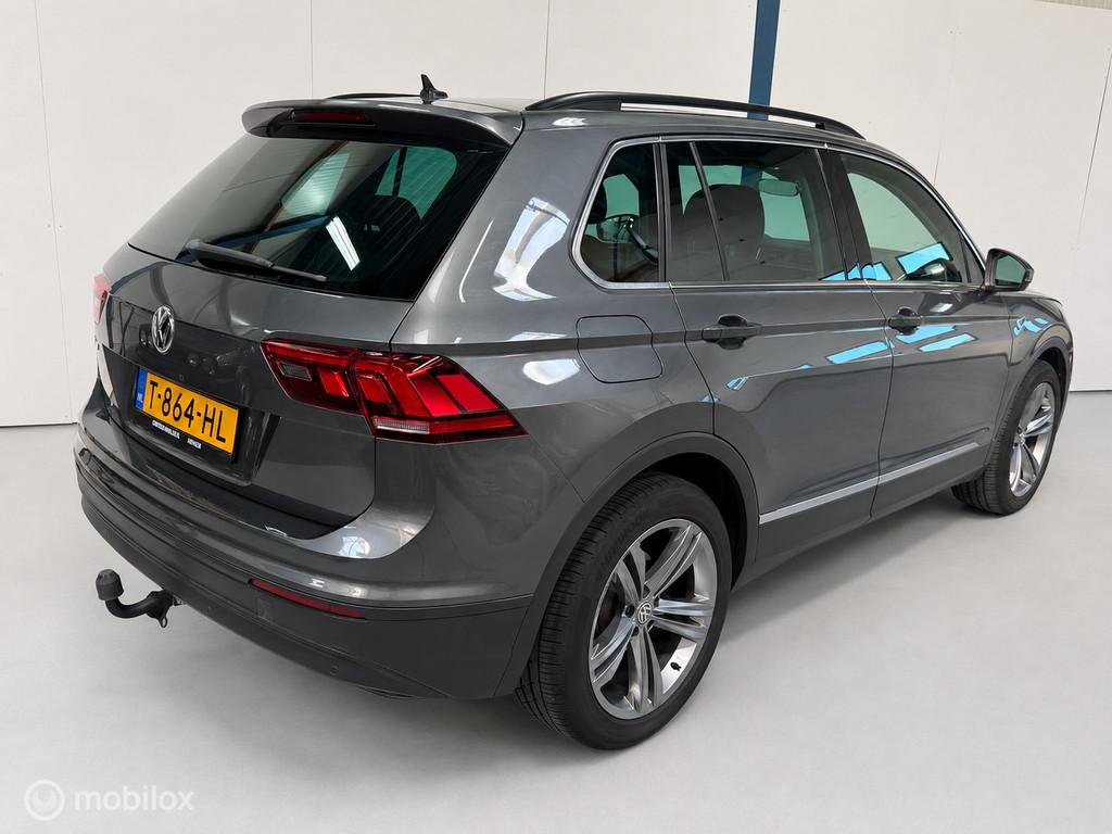 Volkswagen Tiguan 1.4 TSI ACT Comfort. Bus. PANO/CARPLAY/ACC, Voorwielaandrijving, Euro 6, 4 cilinders, 150 pk