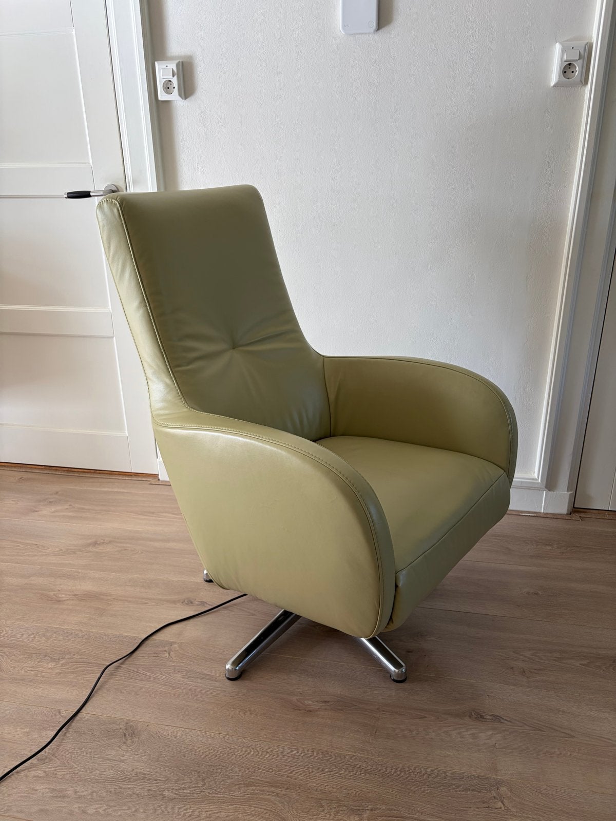 Prominent Elektrische Relaxstoel - Luxe Leer & Draaivoet, Huis en Inrichting, Ophalen, Gebruikt, Overige kleuren, Leer