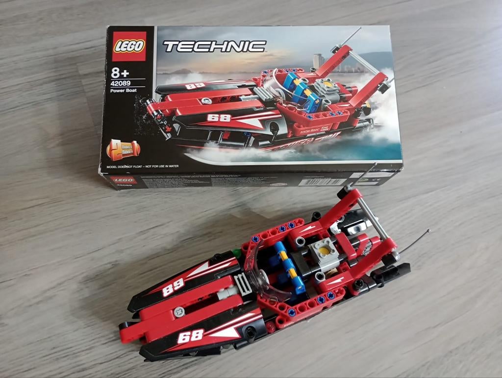 Lego Technic power boat 42098, Ophalen of Verzenden, Zo goed als nieuw
