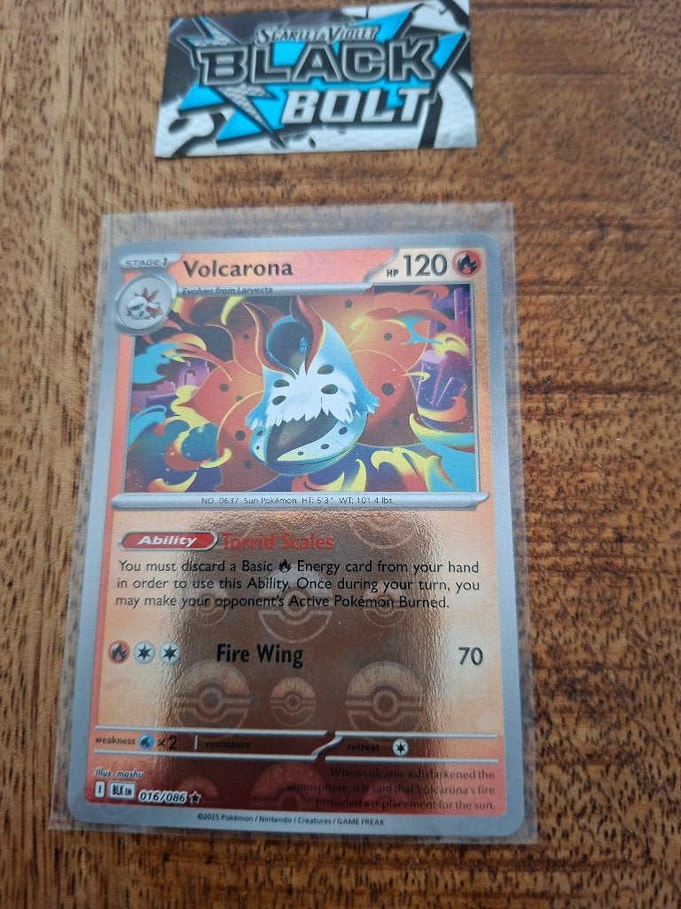 Pokemon Volcarona (pokeball) (016/086) – Black Bolt, Ophalen of Verzenden, Nieuw, Losse kaart, Foil