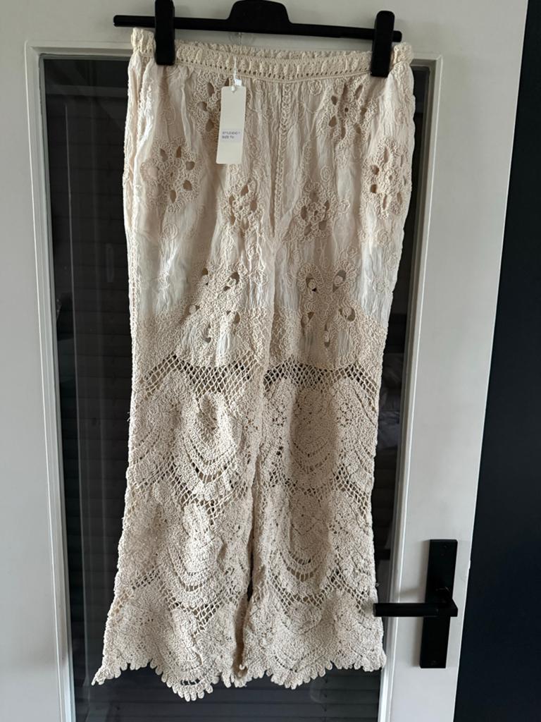 Nieuw Kanten Pak Beige Crème - Broek en Vest, Ophalen of Verzenden, Nieuw, Beige