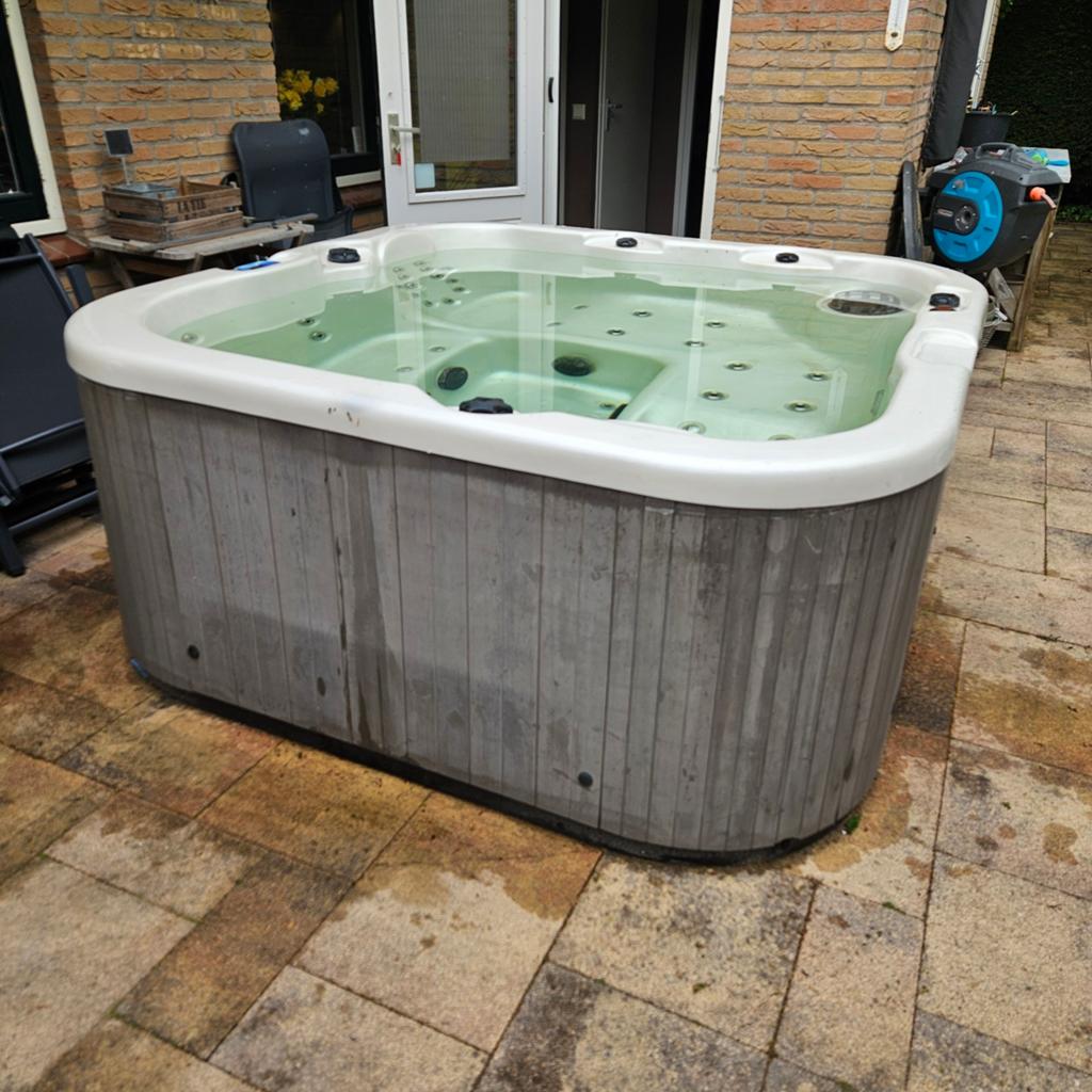 Spanet Jacuzzi inclusief trappetje - Goede staat, Ophalen