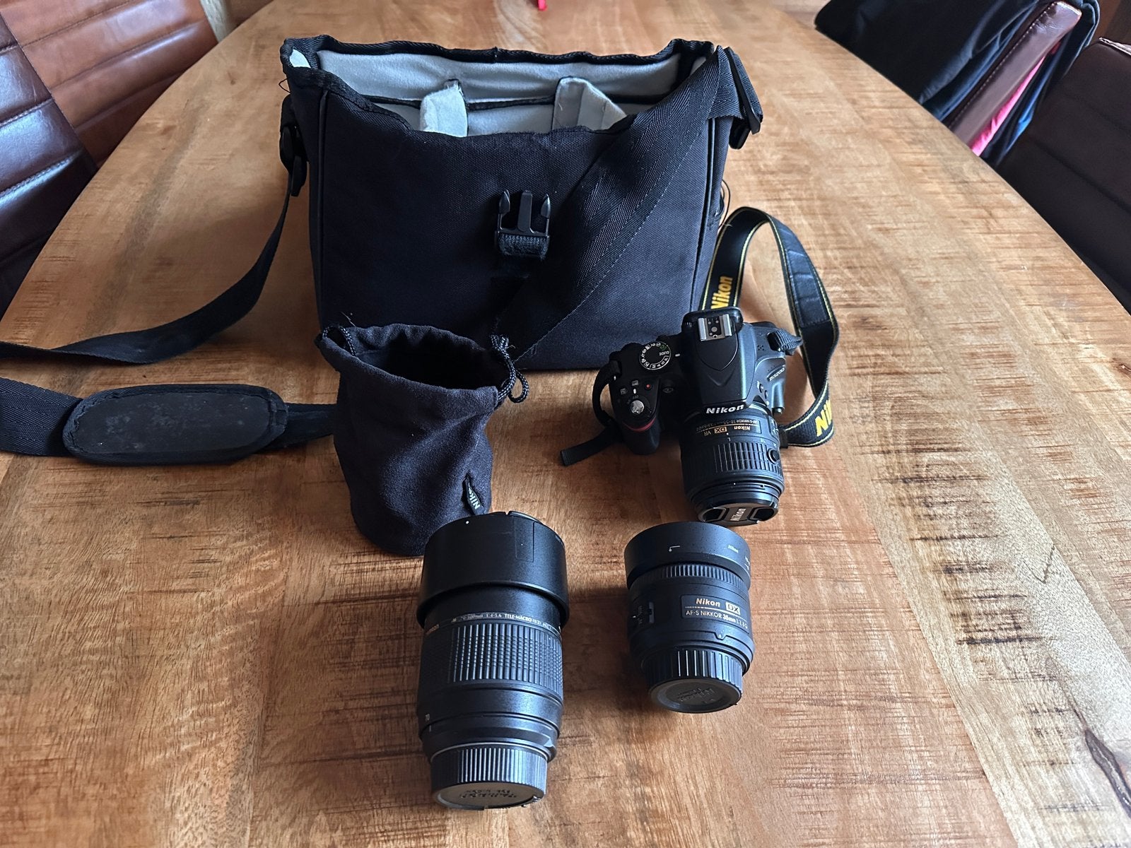 Nikon D3200 DSLR camera met 3 lenzen en tas, Ophalen of Verzenden, Zo goed als nieuw, Standaardlens, Zoom