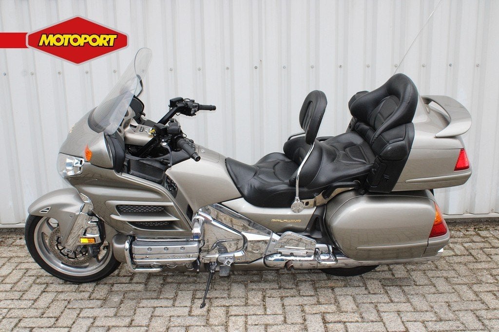 Honda GL 1800 Goldwing (bj 2002), Bedrijf, Mc.benelux@honda-eu.com, Toermotor, Doornveld 180
B-1731  Zellik, BE