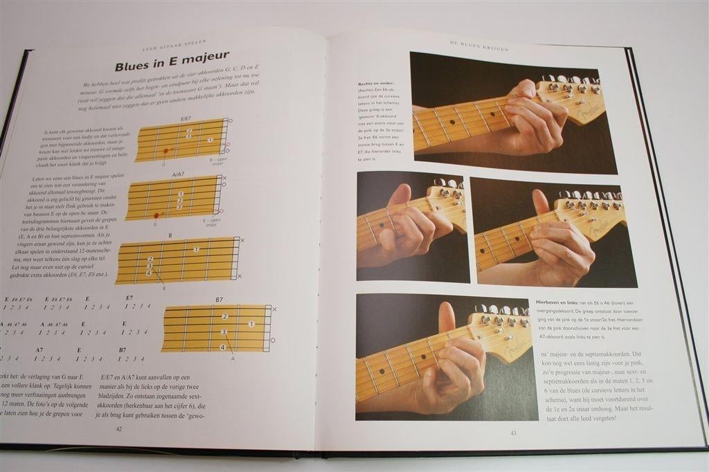 Leer Gitaar Spelen — Voor Beginners [Akoestisch & Elektrisch, Boeken, Ophalen of Verzenden, Zo goed als nieuw, Instrument