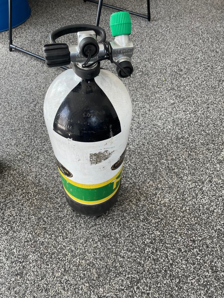 Duikfles 15 ltr met dubbele kraan - Gebruikt, Watersport en Boten, Duiken, Ophalen, Gebruikt, Duikfles