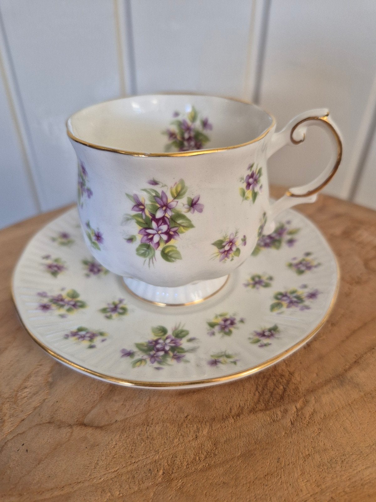 Kop en schotel Queens Violet, Ophalen of Verzenden