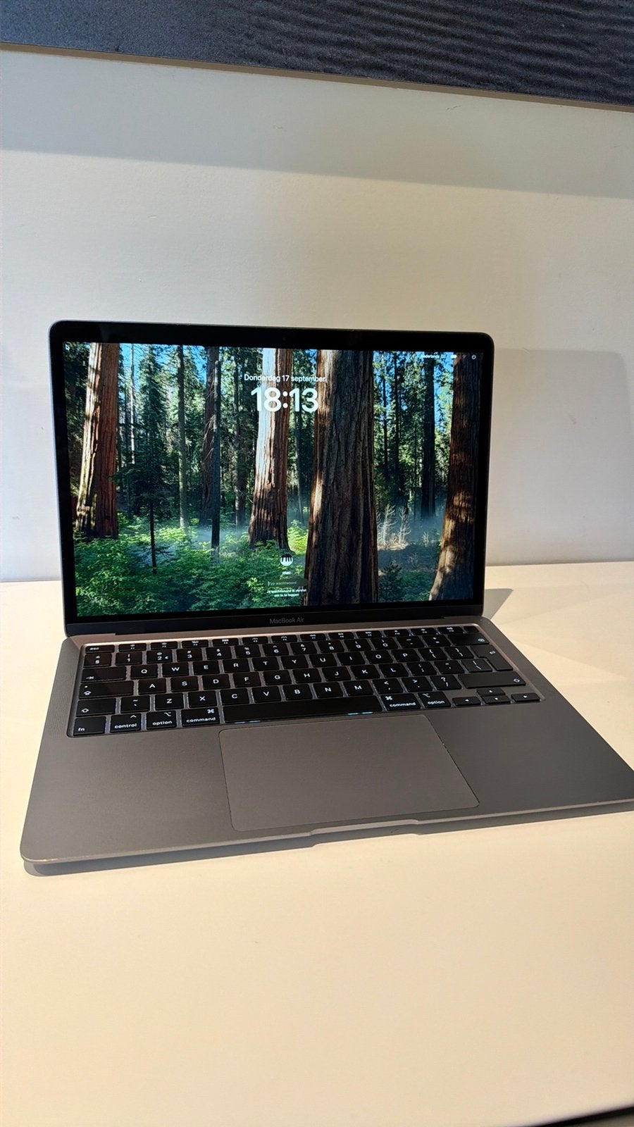 MacBook Air 2020 i5 Quad core 8GB 256GB met nieuwe accu, Computers en Software, 256 GB, Qwerty, 8 GB, 13 inch