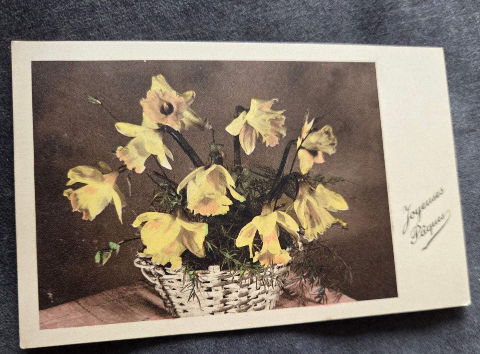 Vintage Paaskaart met narcissen, gedateerd 1940, Verzenden, 1940 tot 1960, Gelopen, Overige thema's