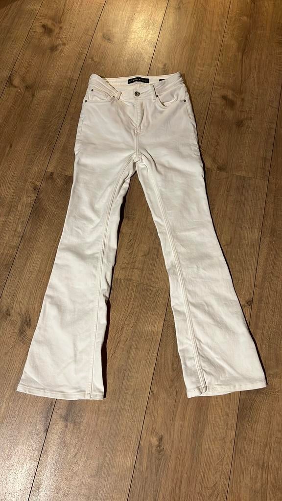 Witte flair broek, maat 28,32, Kleding | Dames, Maat 38/40 (M), Wit, Ophalen of Verzenden, Zo goed als nieuw