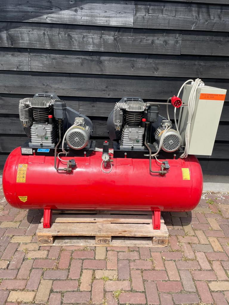 Compressor Shamal 1200/500 2X pomp, Doe-het-zelf en Verbouw, Compressors, Ophalen, 800 liter/min of meer, Zo goed als nieuw, 10 bar of meer