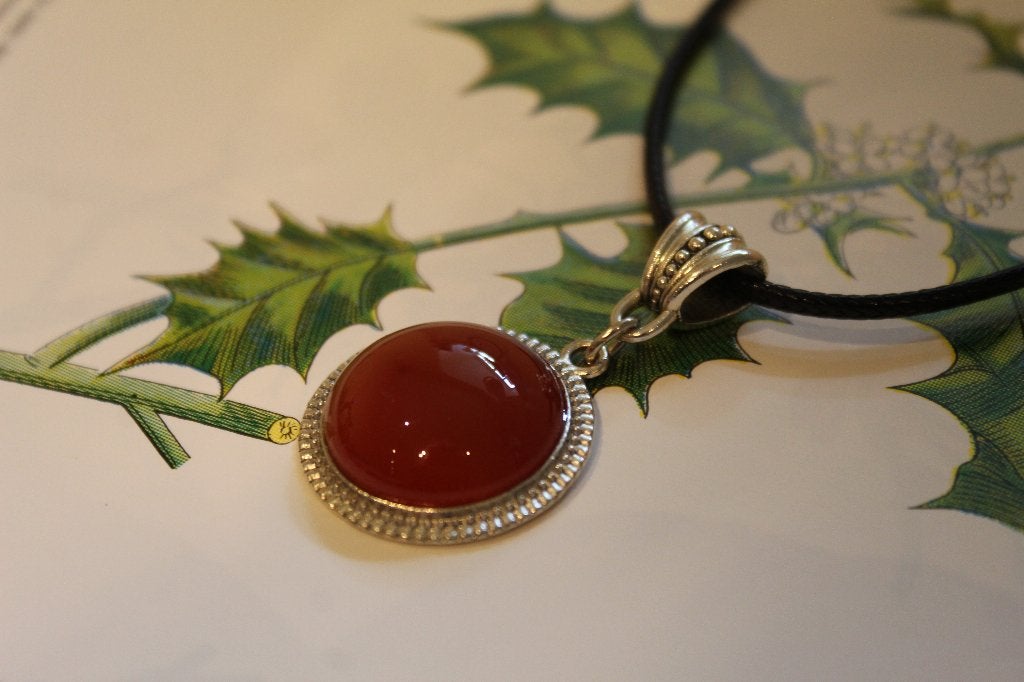 Carneool hanger met zwarte wax ketting - reiki hanger steen, Overige voorstellingen, Ophalen of Verzenden, Zo goed als nieuw, Steen of Mineraal