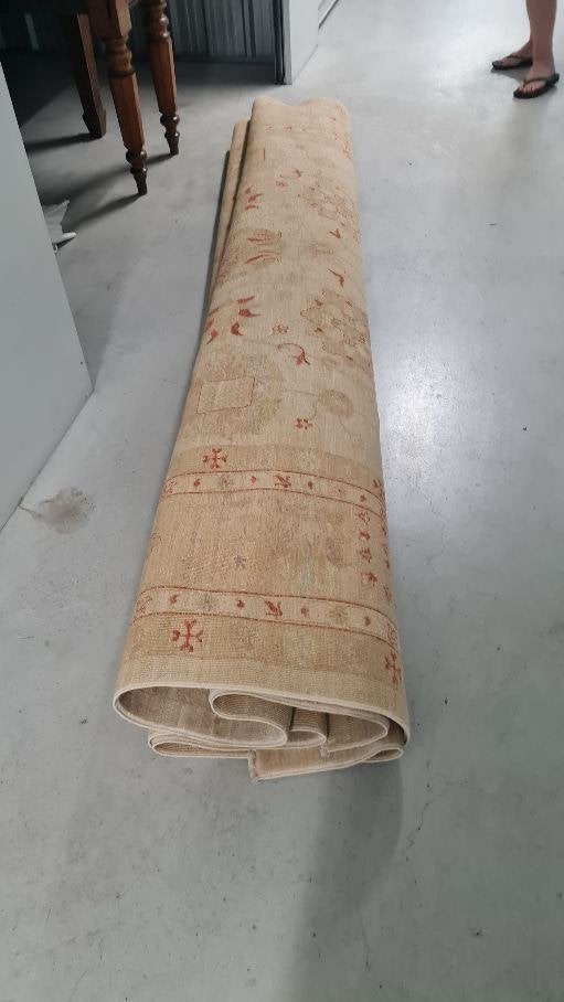Groot Perzisch vloerkleed beige/zandgeel met rode motieven, Ophalen, Gebruikt, Boho, 200 cm of meer