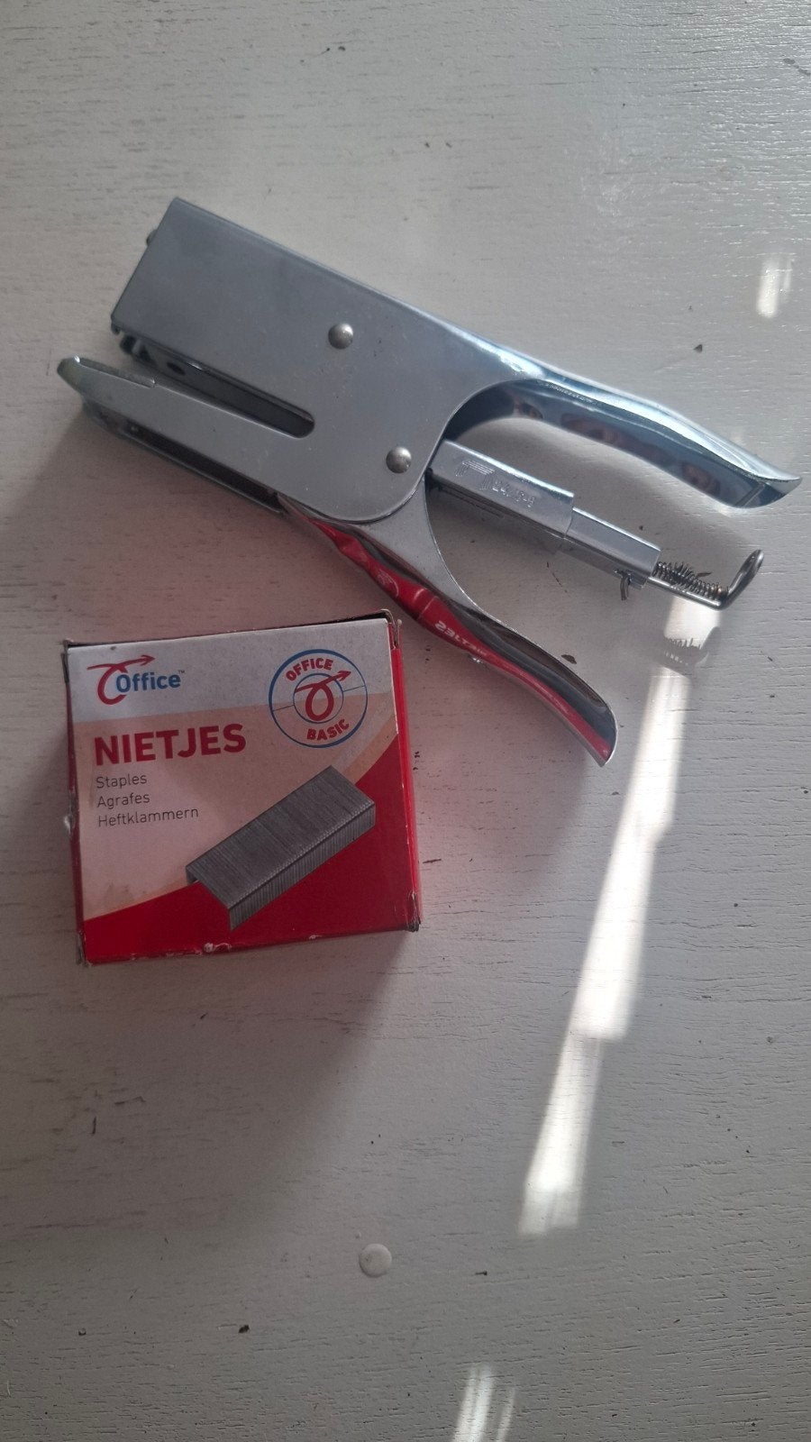 Nietmachine met nietjes - Office Basic, Ophalen of Verzenden, Gebruikt