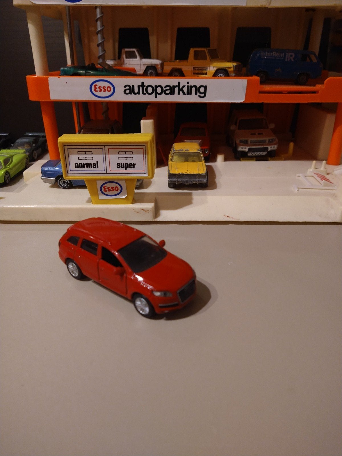 Siku Audi Q7 - Rood modelauto, Kinderen en Baby's, Speelgoed | Speelgoedvoertuigen, Ophalen of Verzenden, Gebruikt