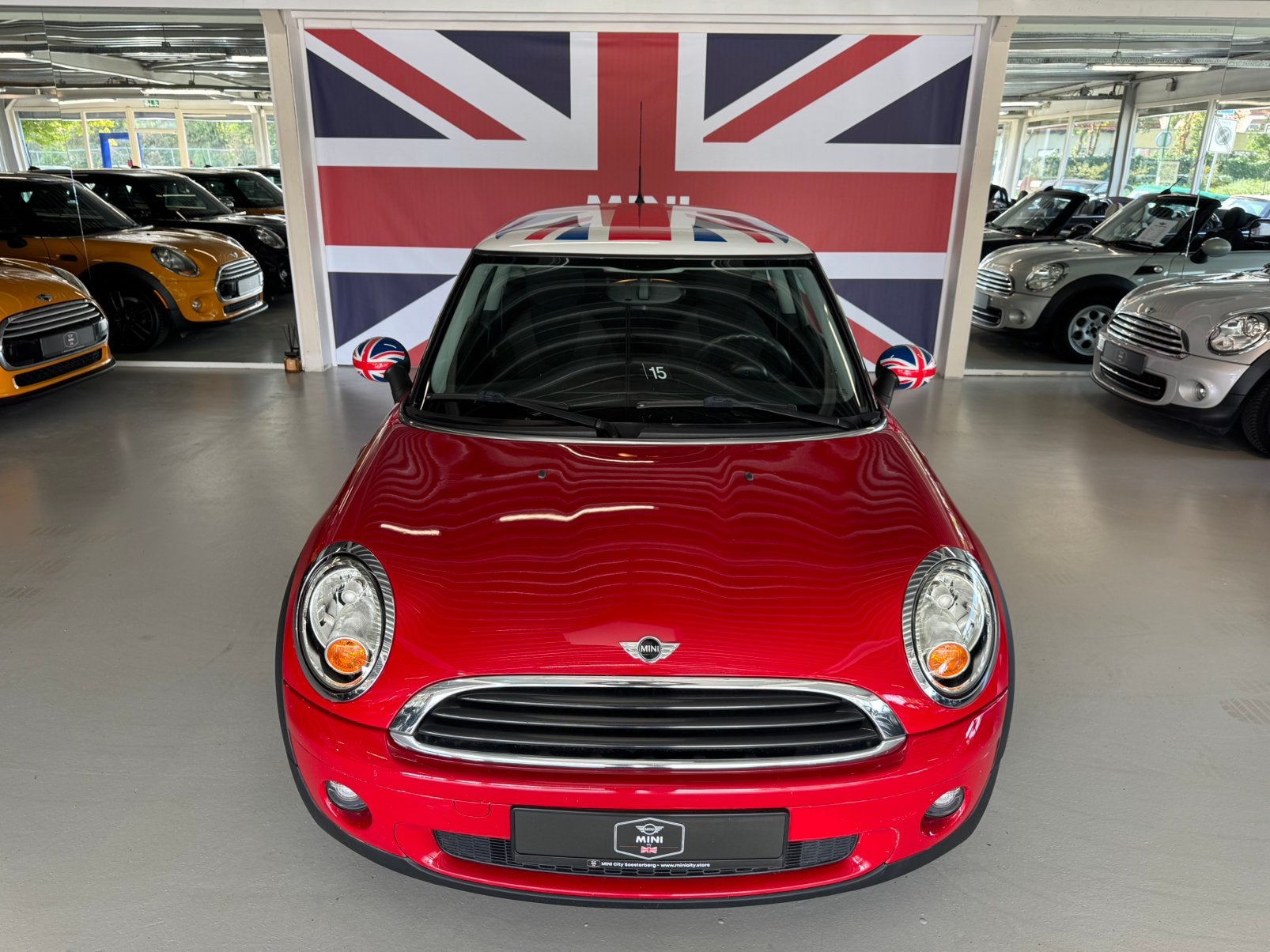 Mini 1.4 16V ONE 55KW 2009 Rood ( 3 MAANDEN GARANTIE ), Voorwielaandrijving, Stof, Zwart, 4 cilinders