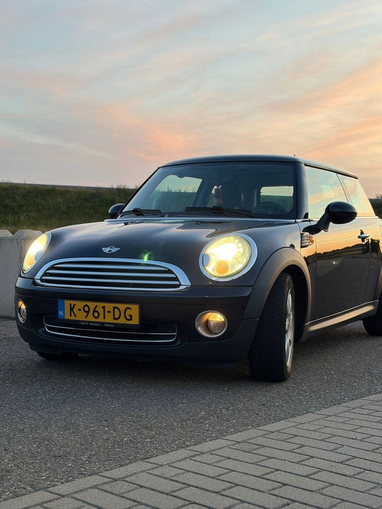 Mini 1.6 Cooper 2007 Zwart, Auto's, Mini, Voorwielaandrijving, 4 cilinders, 4 stoelen, Leder