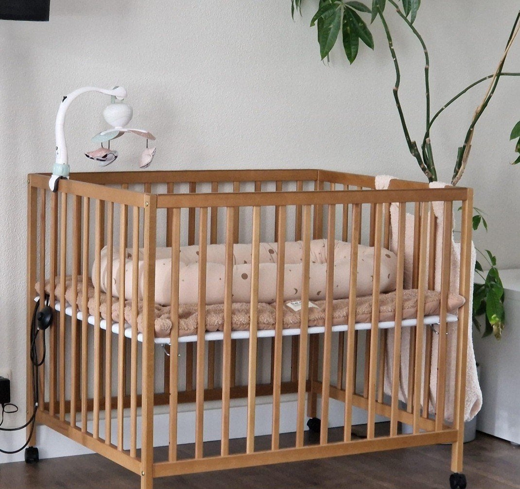 Houten box van Petit Amelie, Ophalen, Zo goed als nieuw, Rechthoekig, Boxkleed