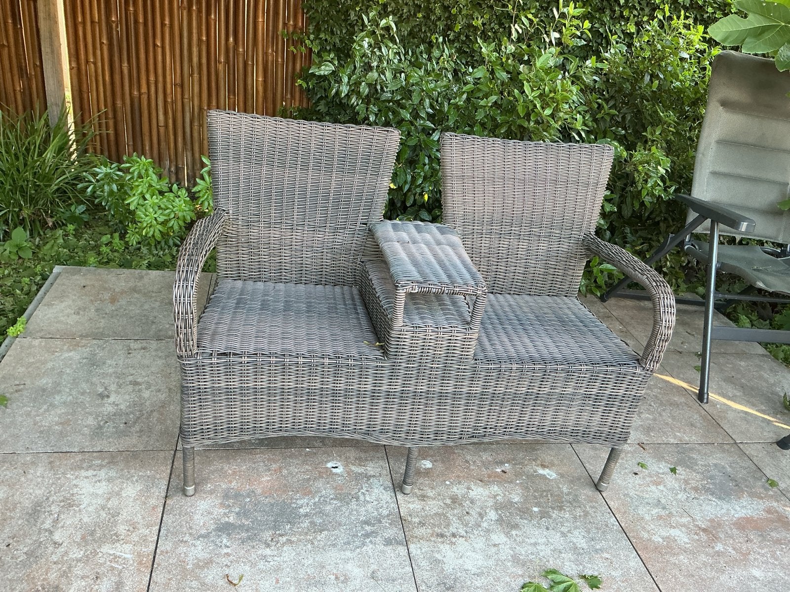 2 zits tuinbankje, rotan, Ophalen, Zo goed als nieuw