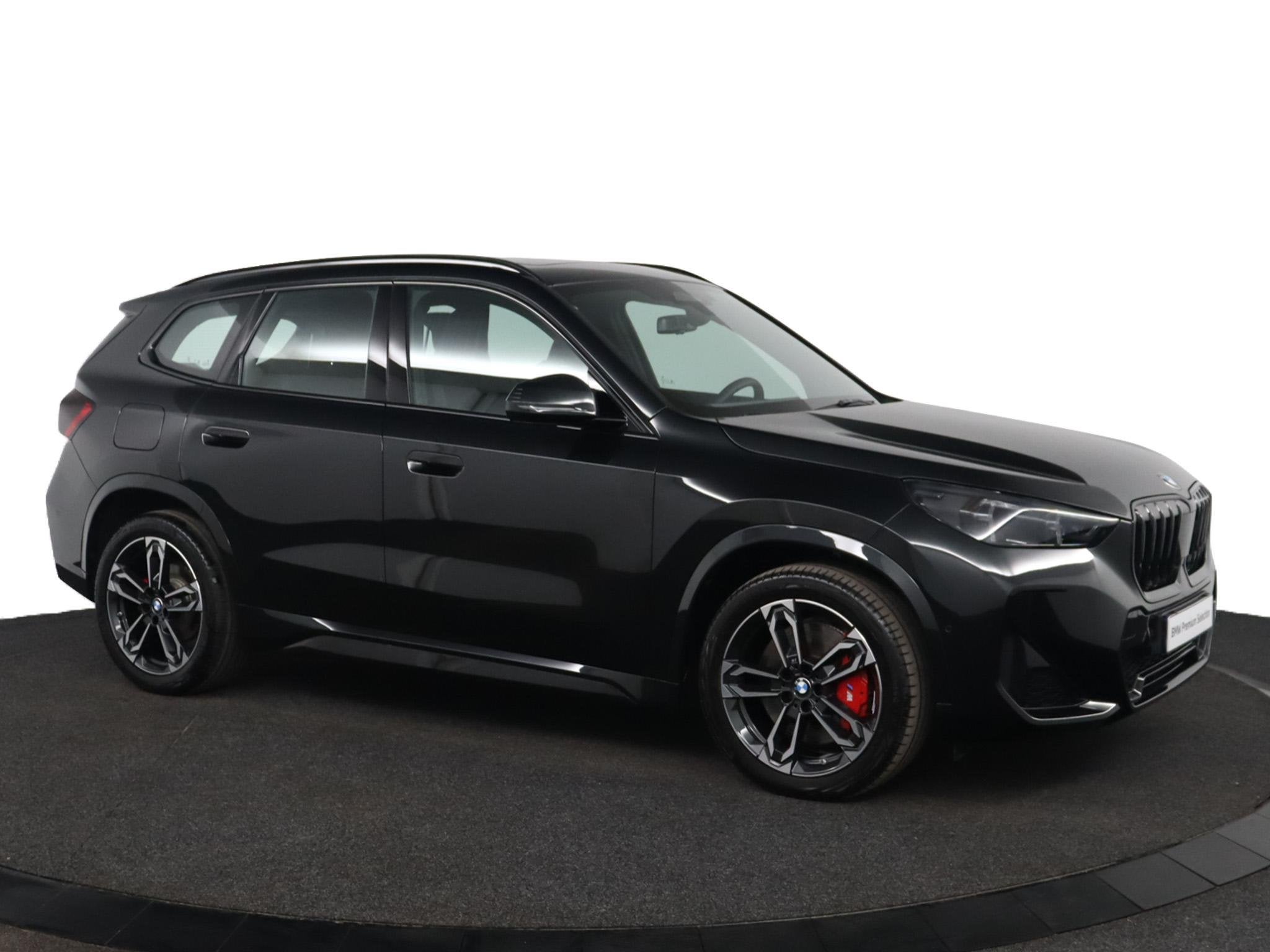 BMW X1 sDrive18i M sport Pro| Panoramadak | 19inch velgen |, Gebruikt, Met garantie (alle), Zwart, Bedrijf