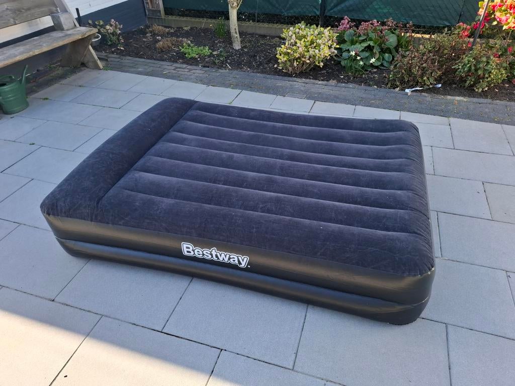 Te Koop Bestway luchtmatras/ luchtbed., Caravans en Kamperen, Luchtbedden, Ophalen of Verzenden, Zo goed als nieuw, 2-persoons