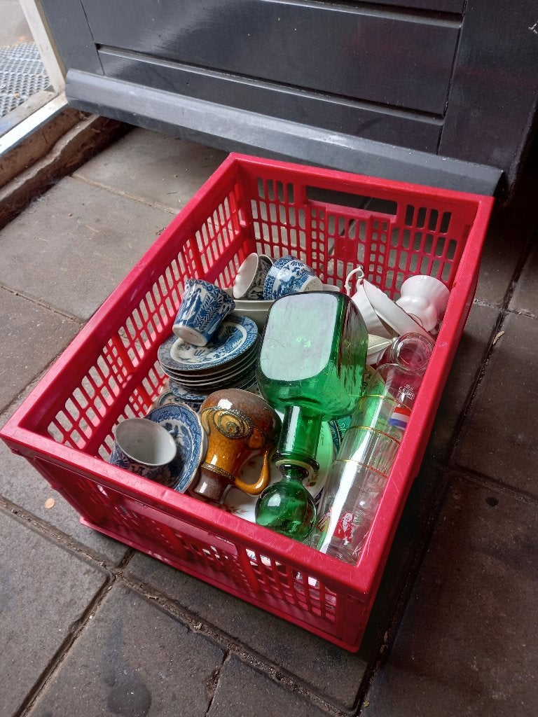 GRATIS kratje met servies e.d., Ophalen