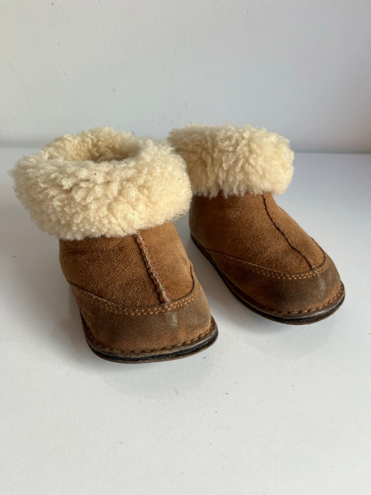 Ugg slofjes voor baby's - Maat 19, Ophalen of Verzenden, Gebruikt, Jongen of Meisje, Laarzen