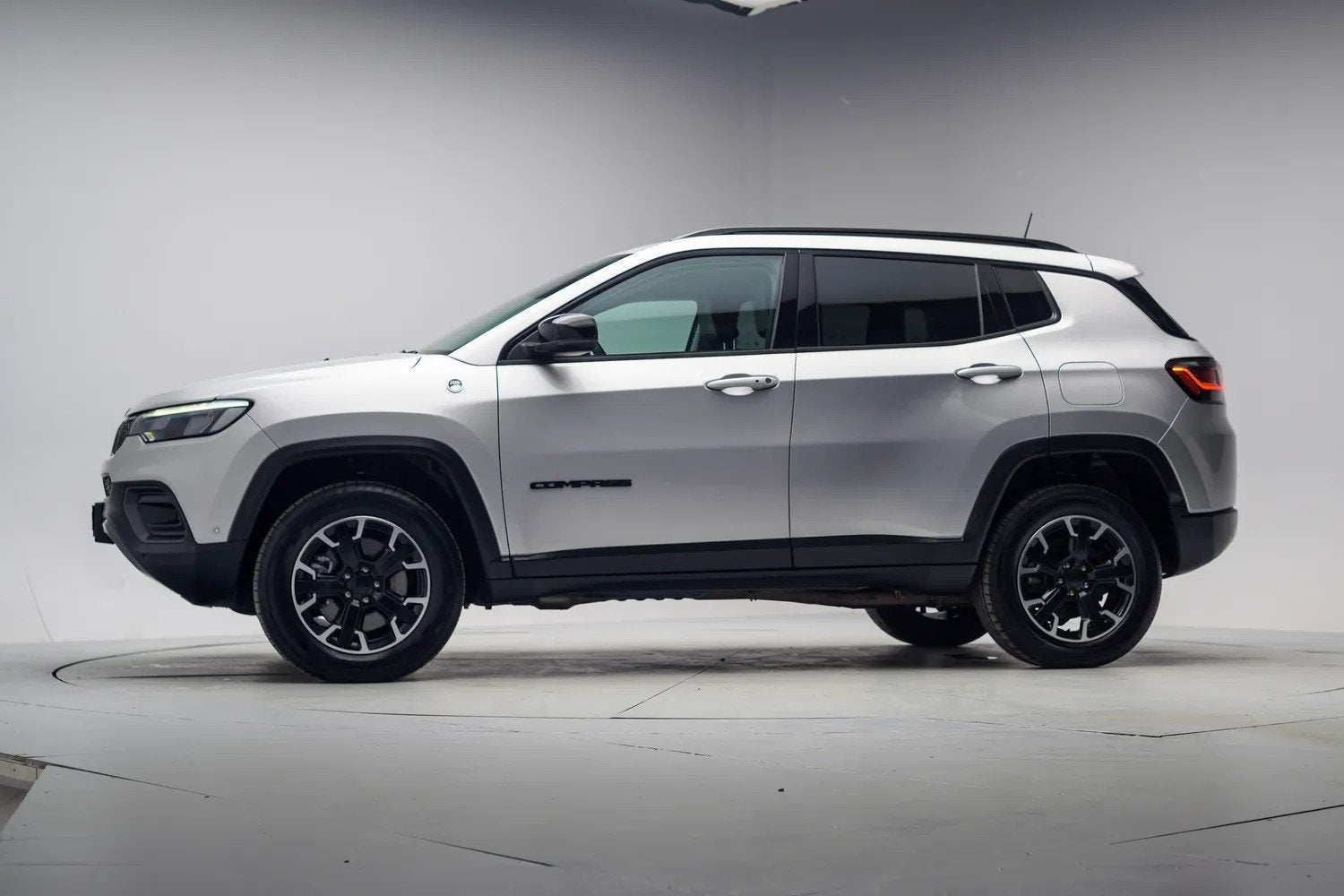 Jeep Compass 4xe 240 Plug-in Hybrid Electric Trailhawk Aut., 4 cilinders, 179 pk, Bedrijf, Hybride Elektrisch/Benzine